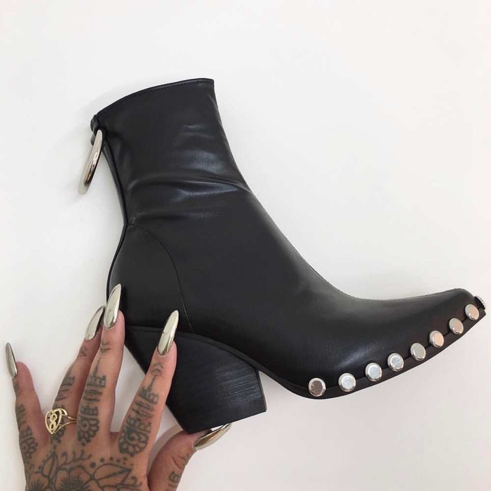 Never been worn Jeffrey Campbell style WALTON-STR